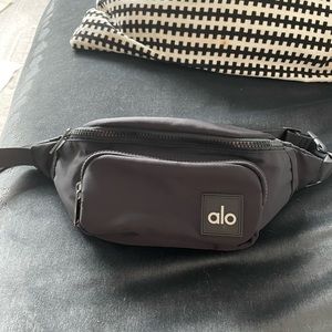 Black Alo Yoga Fanny Pack